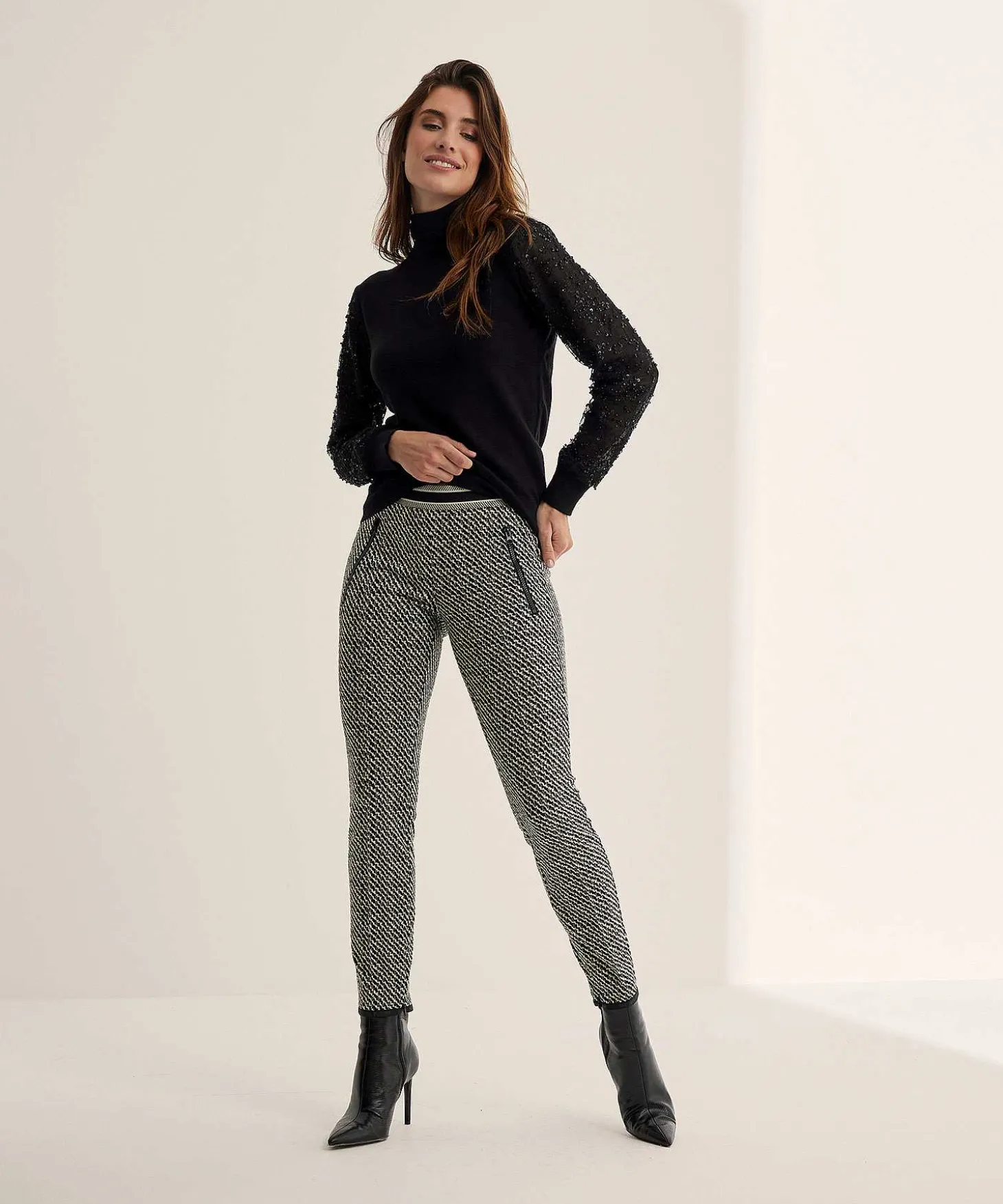 leo__ugo_sweater_transpar_3.webp Sweater Transparent Sleeve With Sequins/Beads*Leo & Ugo Store