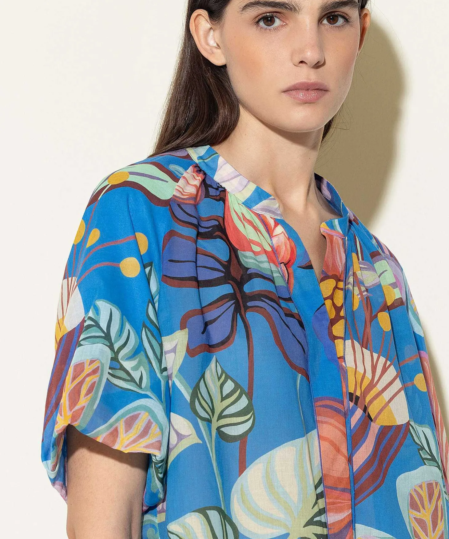 luisa_cerano_blouse_tropi_1-1.webp Blouse Tropical Flower Print*Luisa Cerano Shop