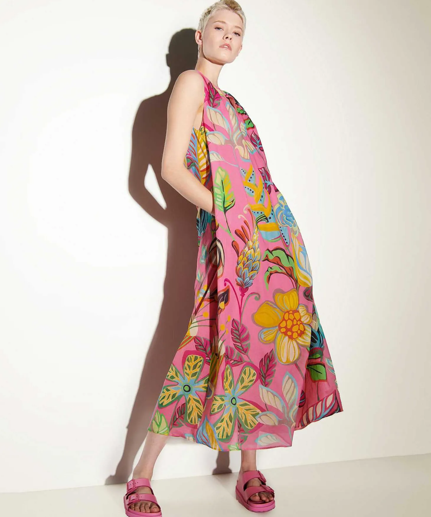 luisa_cerano_sleeveless_d_3.webp Sleeveless Dress Tropical Flower Print*Luisa Cerano Hot