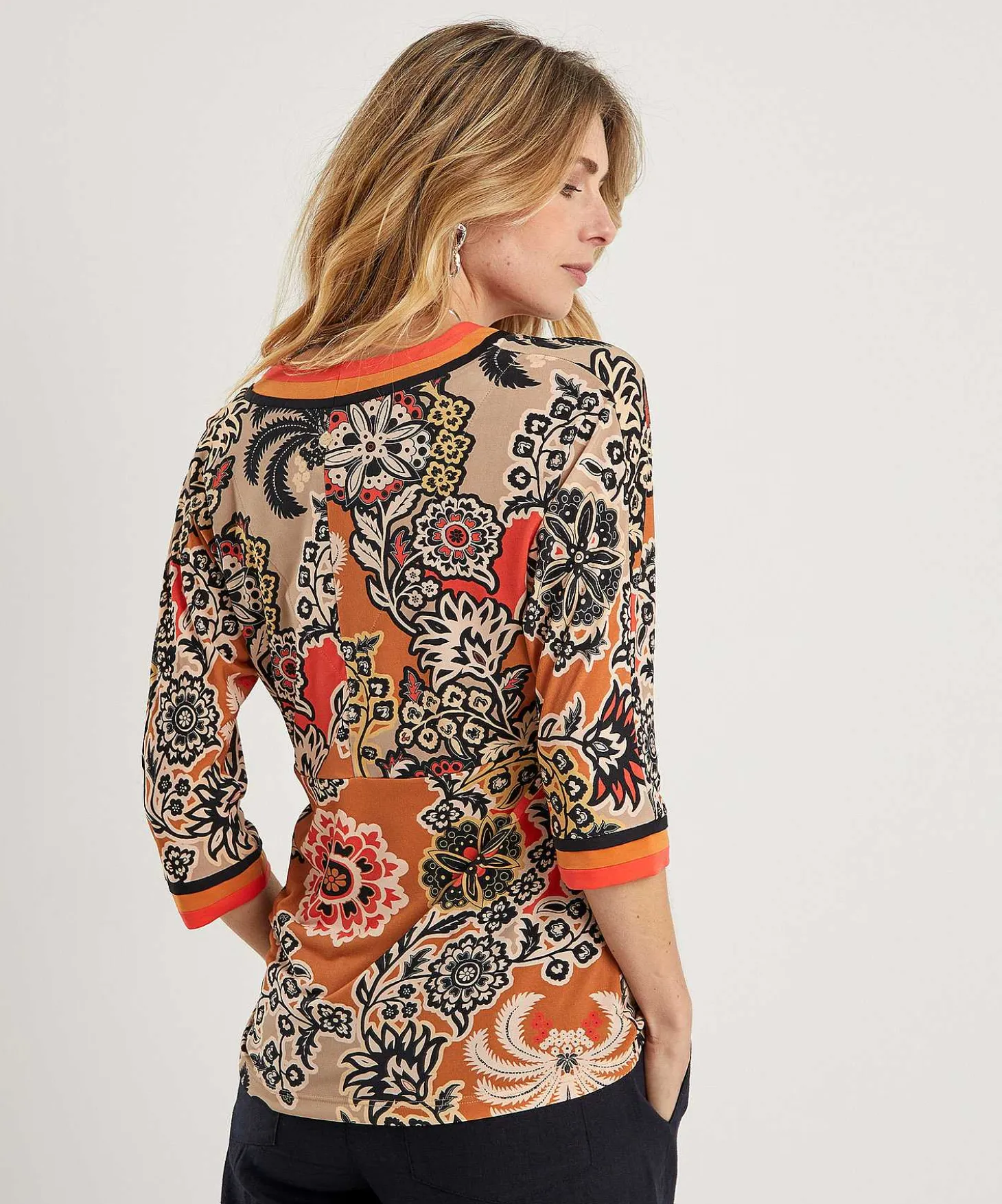 marc_cain_slinky_kimono_t_2.webp Marc Cain Slinky Kimono Top Flower Print*Marc Cain Collections Shop