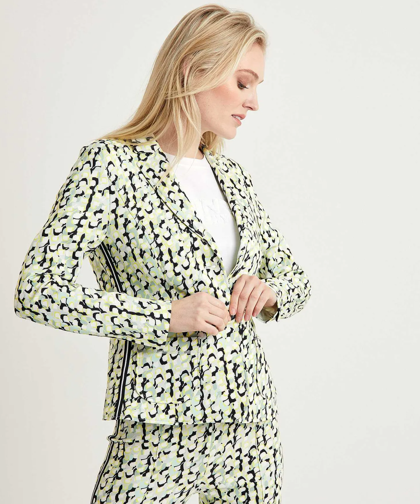 marc_cain_sports_blazer_s_2.webp Blazer Scuba With Print*Marc Cain Sports Outlet