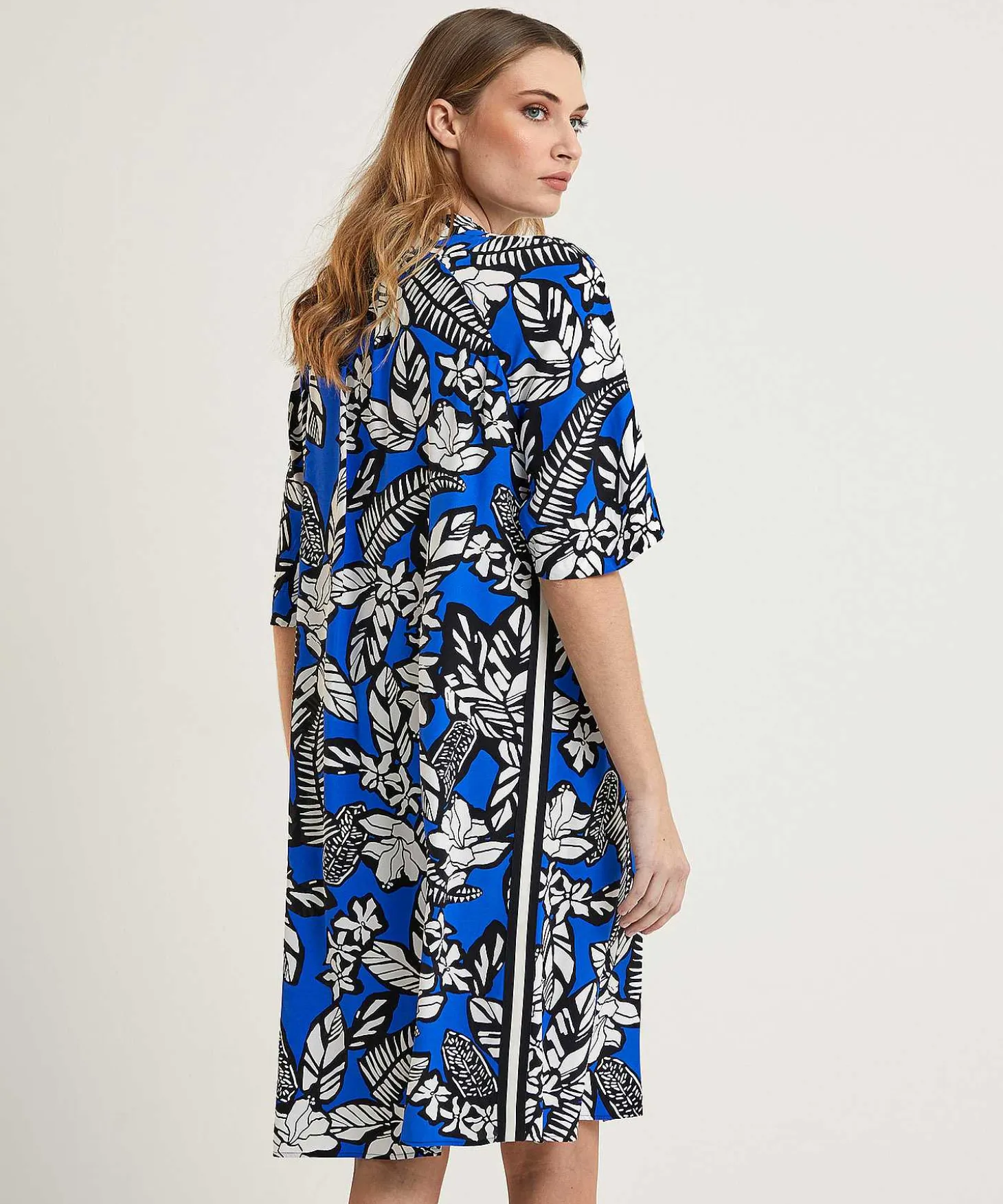 marc_cain_sports_dress_le_2.webp Dress Leaf Print*Marc Cain Sports Cheap