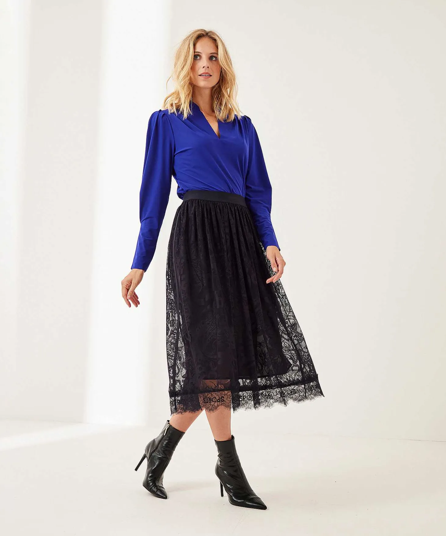 marc_cain_sports_lace_ski_0.webp Lace Skirt*Marc Cain Sports Outlet
