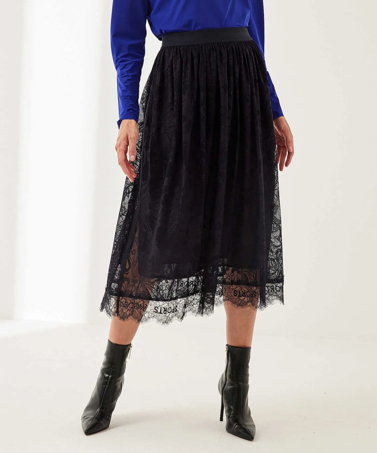 marc_cain_sports_lace_ski_2.webp Lace Skirt*Marc Cain Sports Outlet