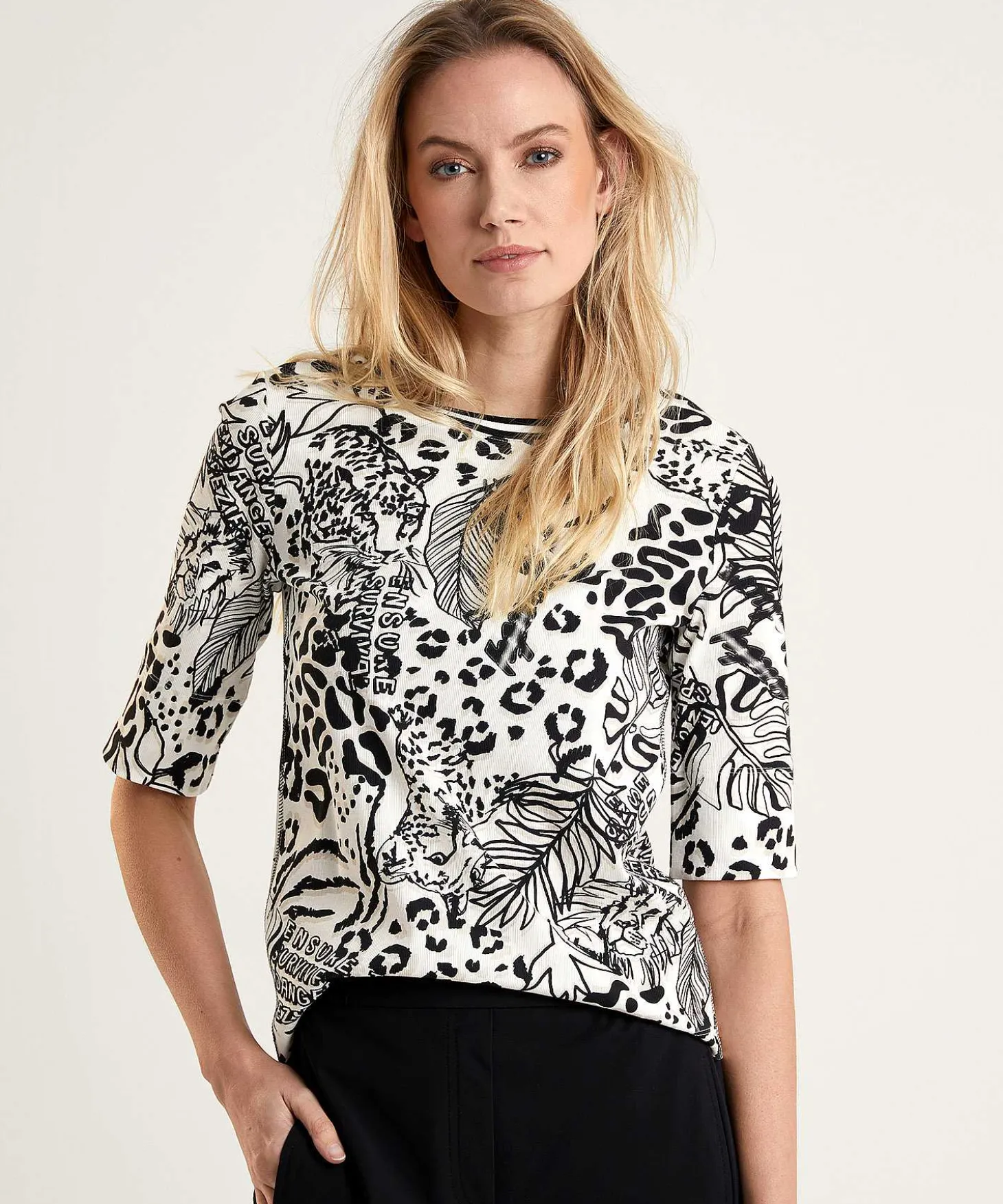 marc_cain_sports_shirt_ri_3-2.webp Shirt Rib Jersey Jungle Print*Marc Cain Sports Shop