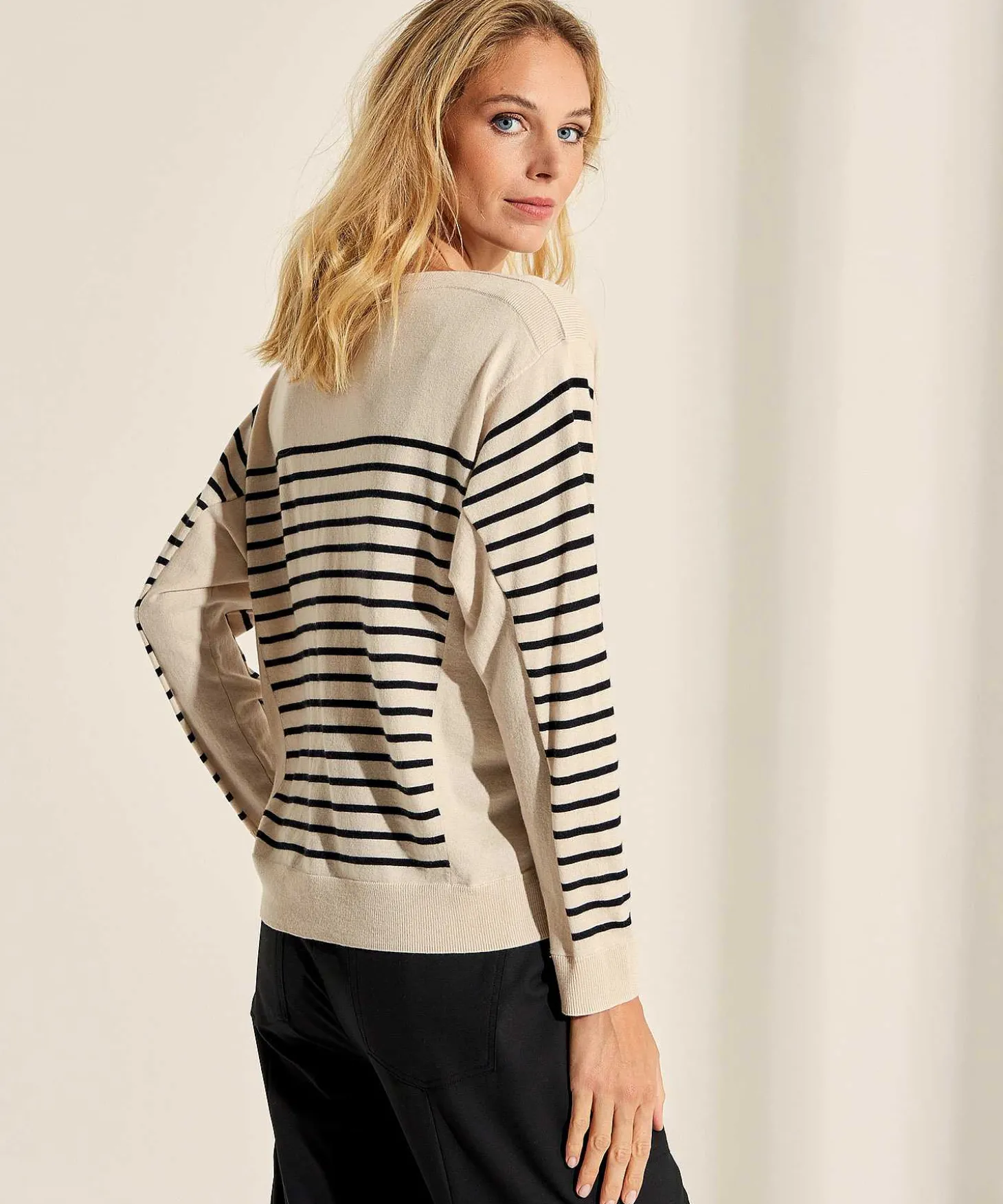 marc_cain_sports_sweater__0-5.webp Sweater Stripe Batwing Sleeve Wool Mix*Marc Cain Sports Best