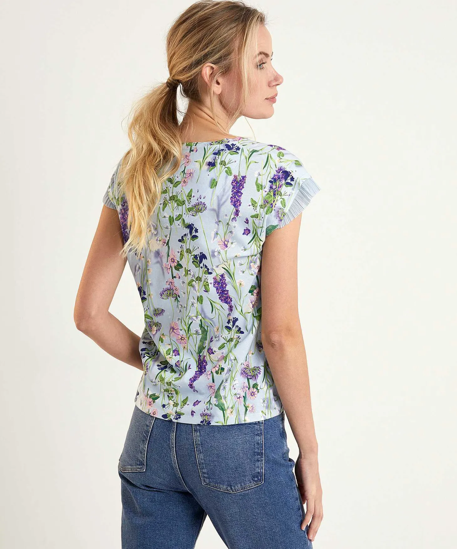 marc_cain_tshirt_floral_p_3.webp Marc Cain T-Shirt Floral Print Pleated Detail*Marc Cain Collections Sale