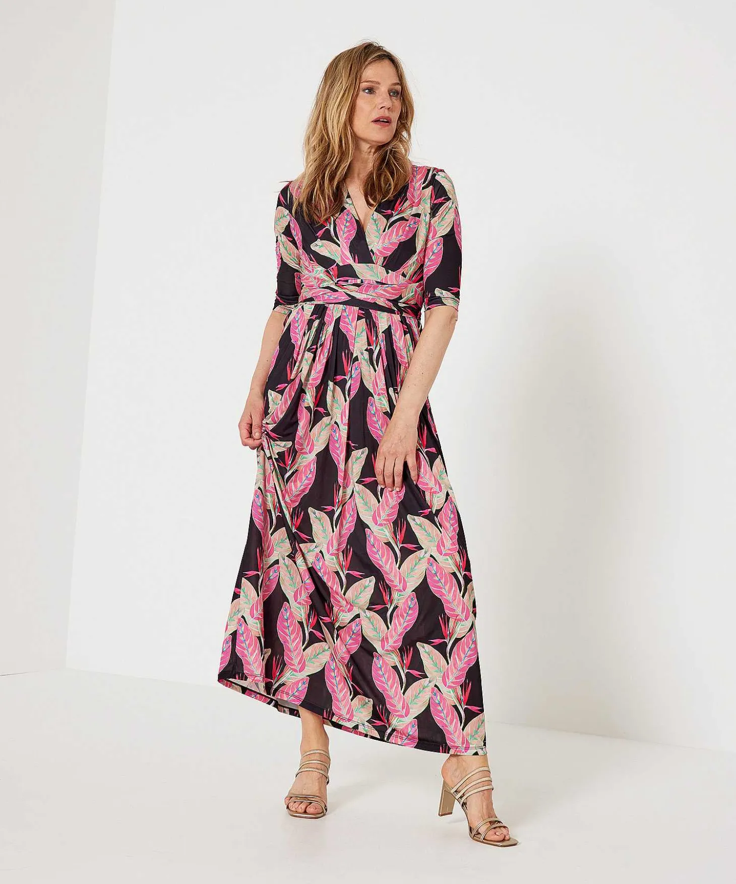 marivie_slinky_maxi_dress_1.webp Slinky Maxi Dress Leaves*Marivie Best