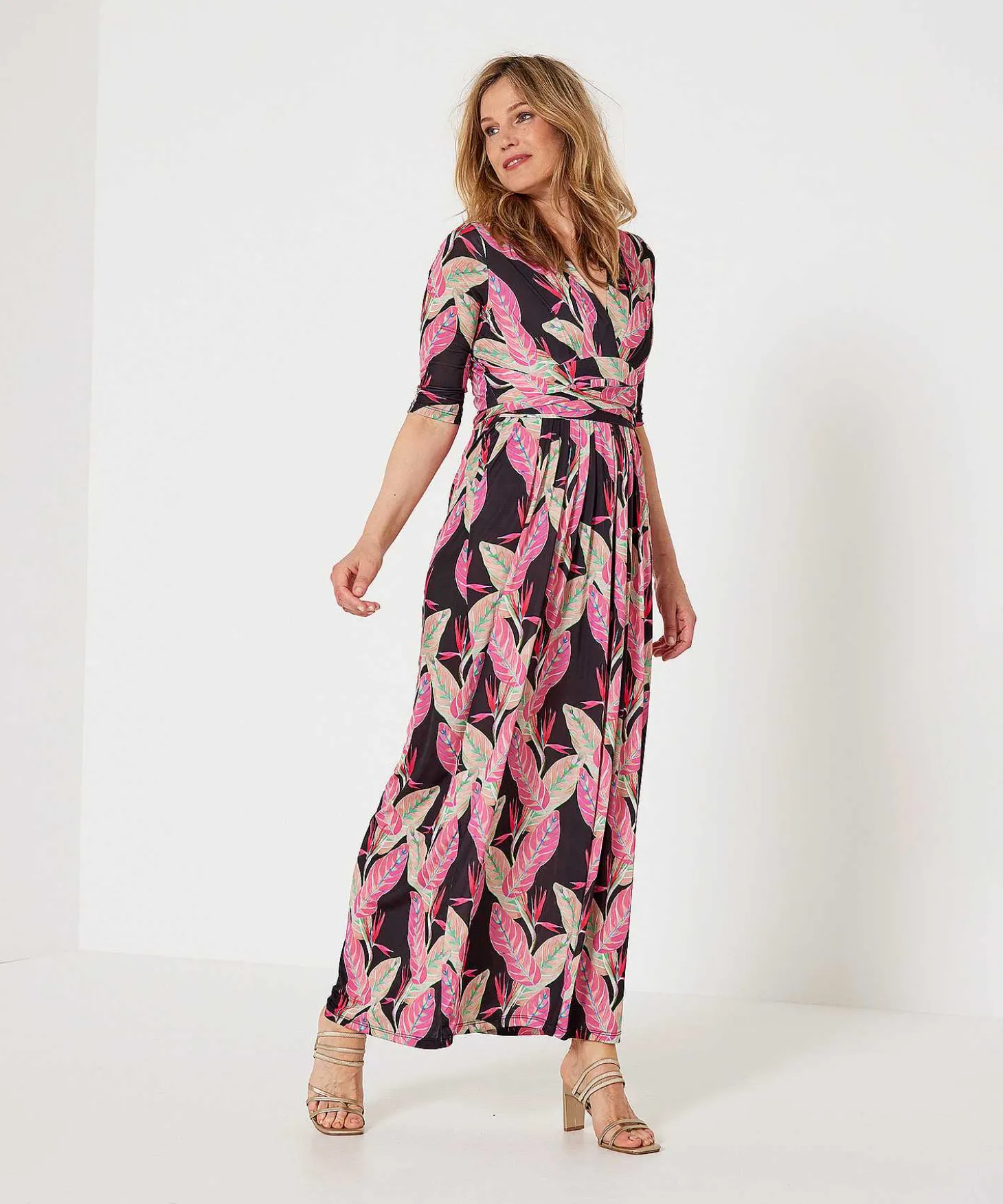 marivie_slinky_maxi_dress_3.webp Slinky Maxi Dress Leaves*Marivie Best