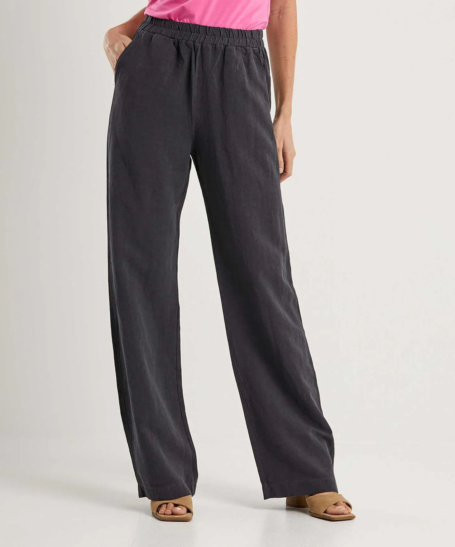 no_mans_land_linen_blend__0-2.webp Linen Blend Trousers*No Man's Land Store