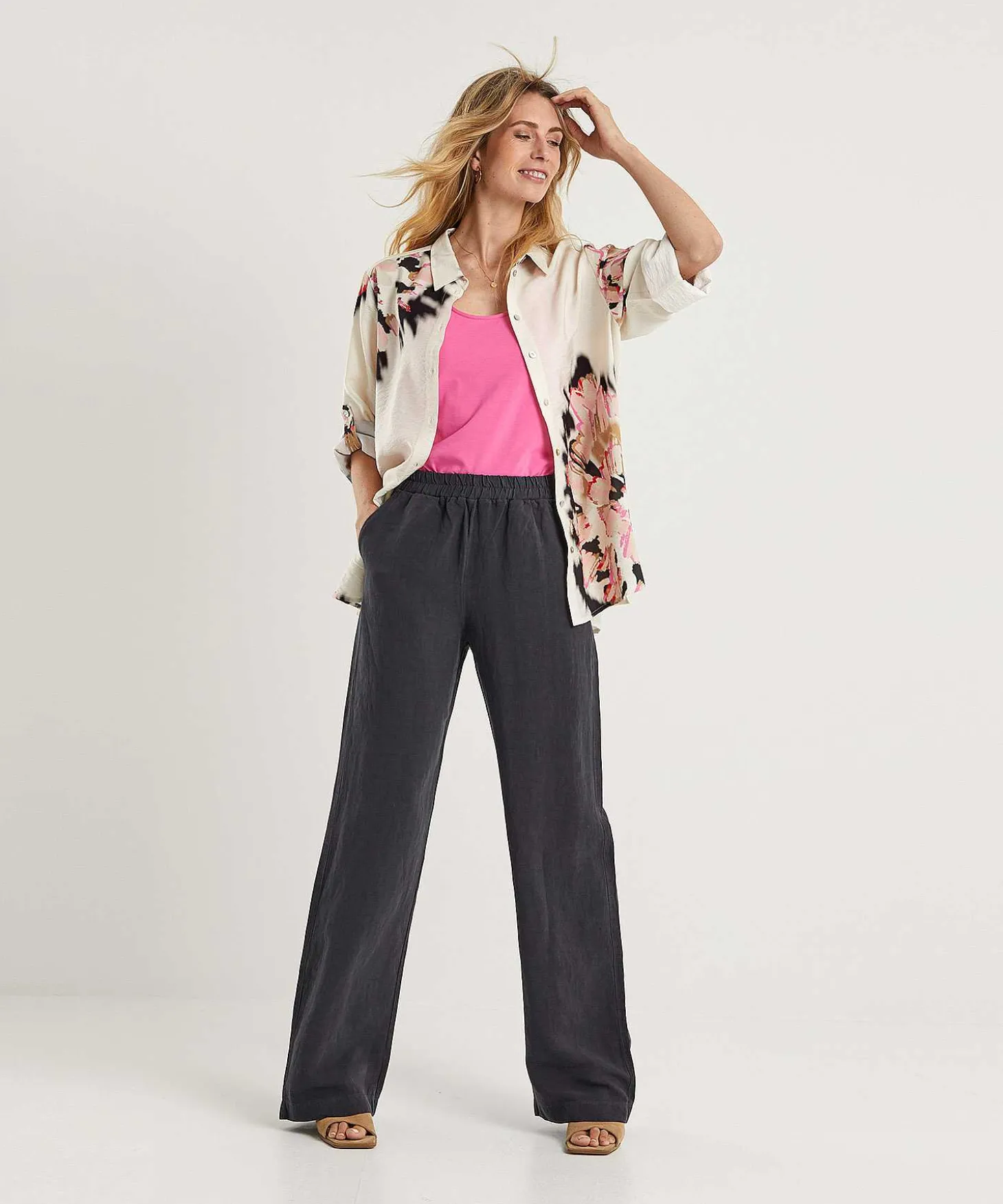 no_mans_land_linen_blend__1-2.webp Linen Blend Trousers*No Man's Land Store