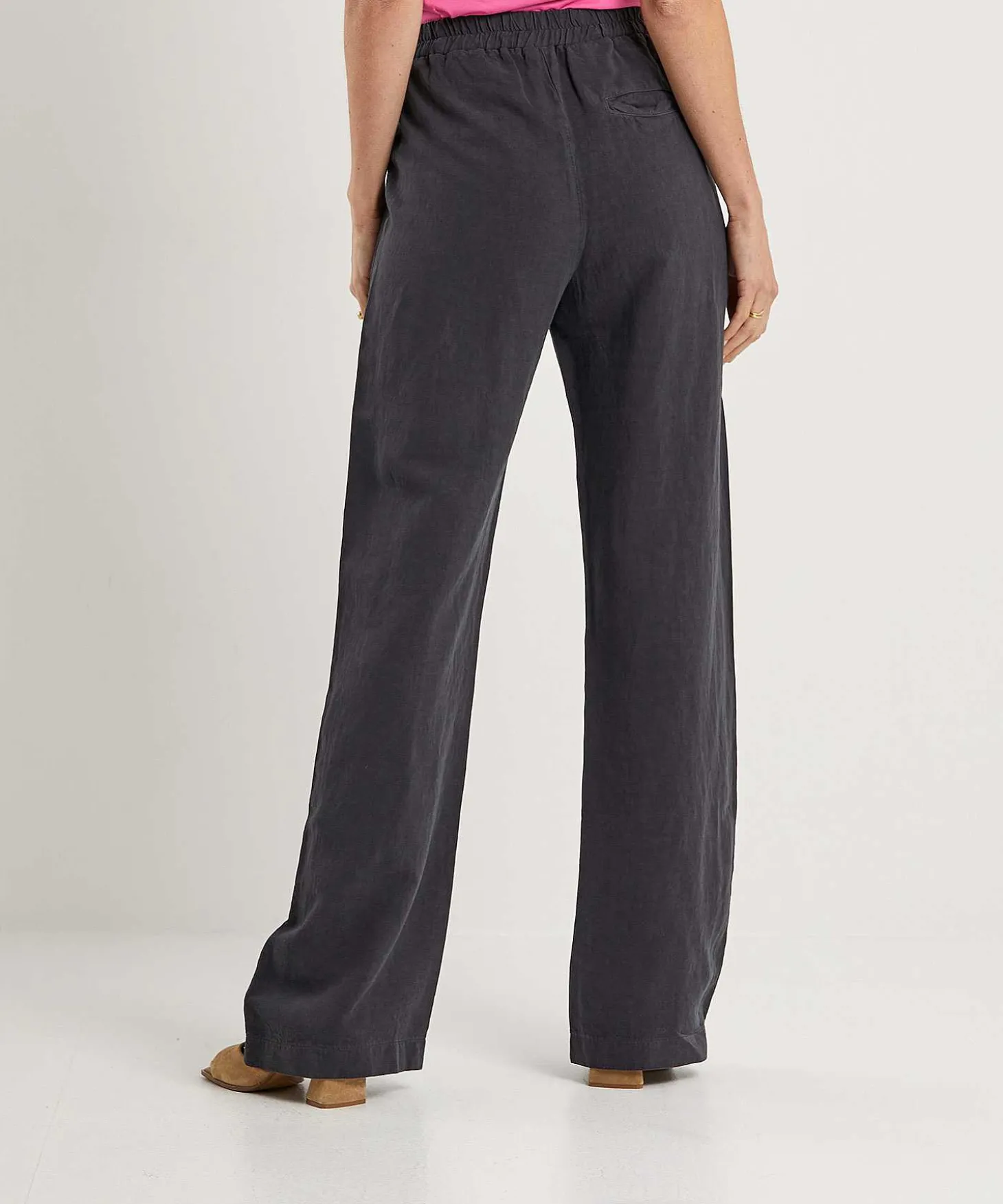 no_mans_land_linen_blend__3-2.webp Linen Blend Trousers*No Man's Land Store