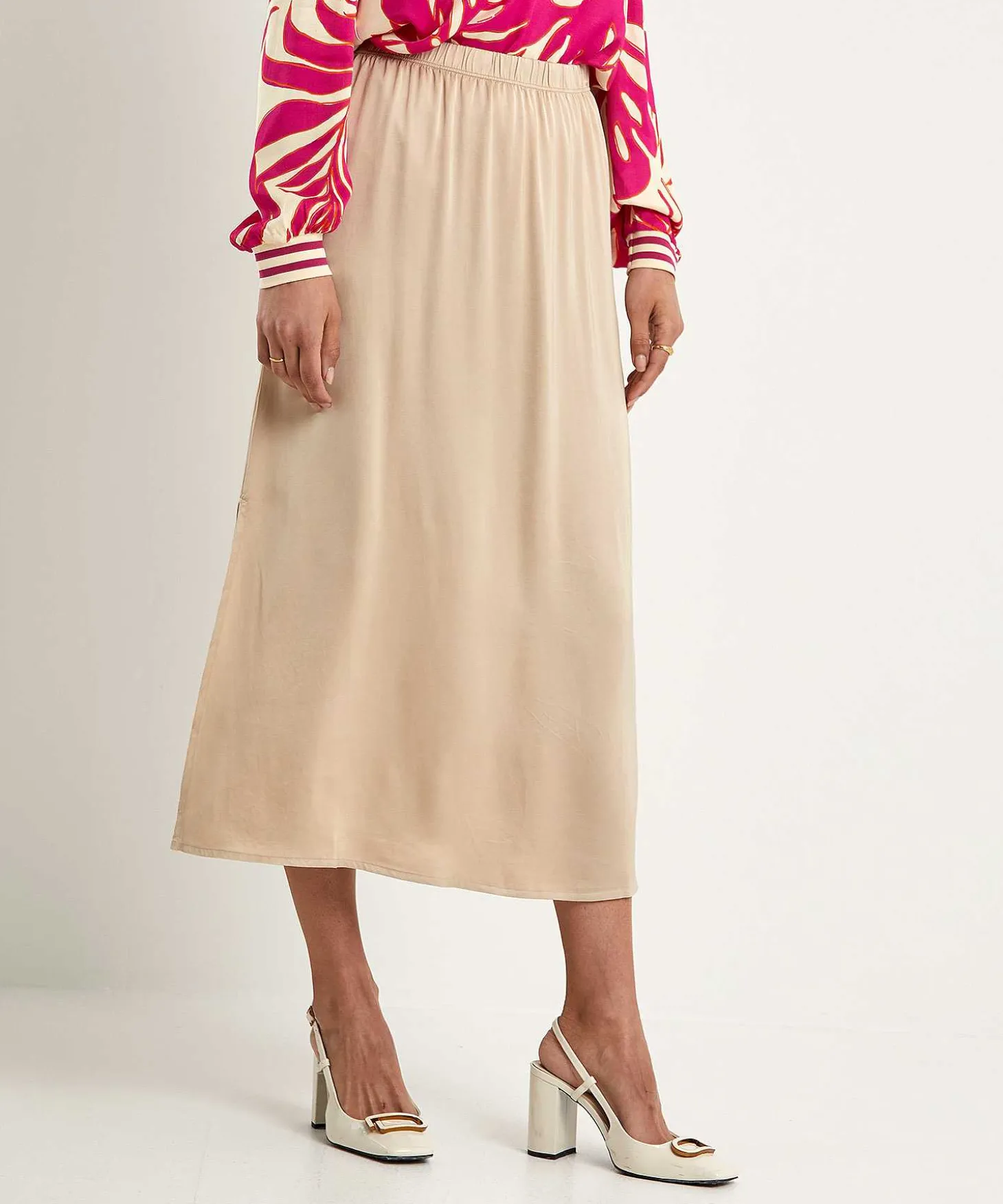 no_mans_land_silky_skirt_1.webp Silky Skirt*No Man's Land New