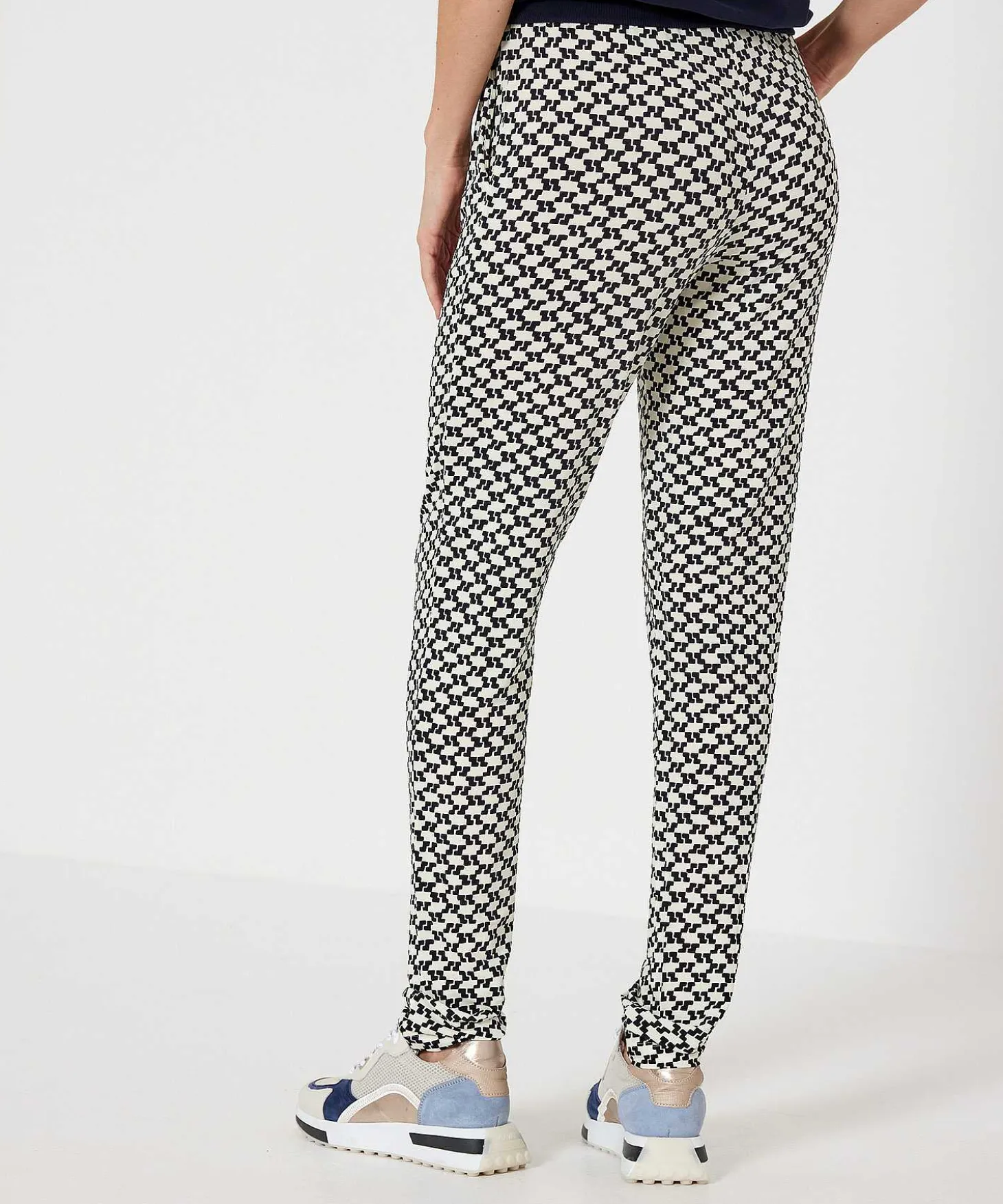 no_mans_land_slinky_pants_3.webp Slinky Pants Graphic Print*No Man's Land Clearance