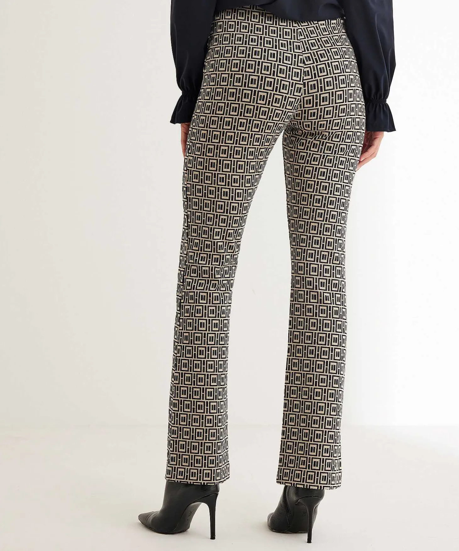 no_mans_land_trousers_jac_0.webp Trousers Jacquard Graphic*No Man's Land Shop