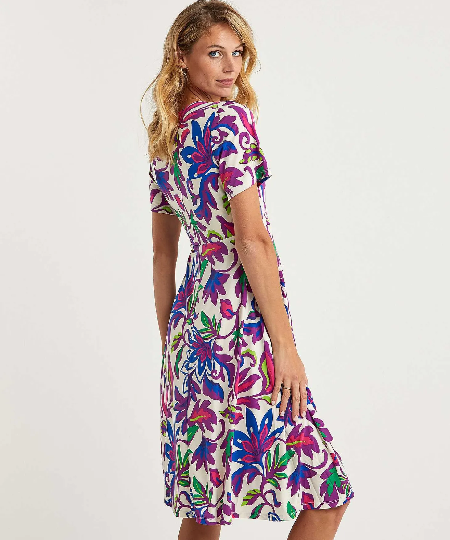 oui_slinky_wrap_dress_big_1.webp Slinky Wrap Dress Big Flower*OUI Outlet