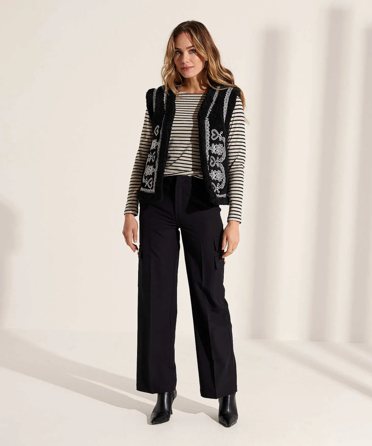 rosner_cargo_wide_leg_tro_4.webp Cargo Wide Leg Trousers Mara*Rosner Online
