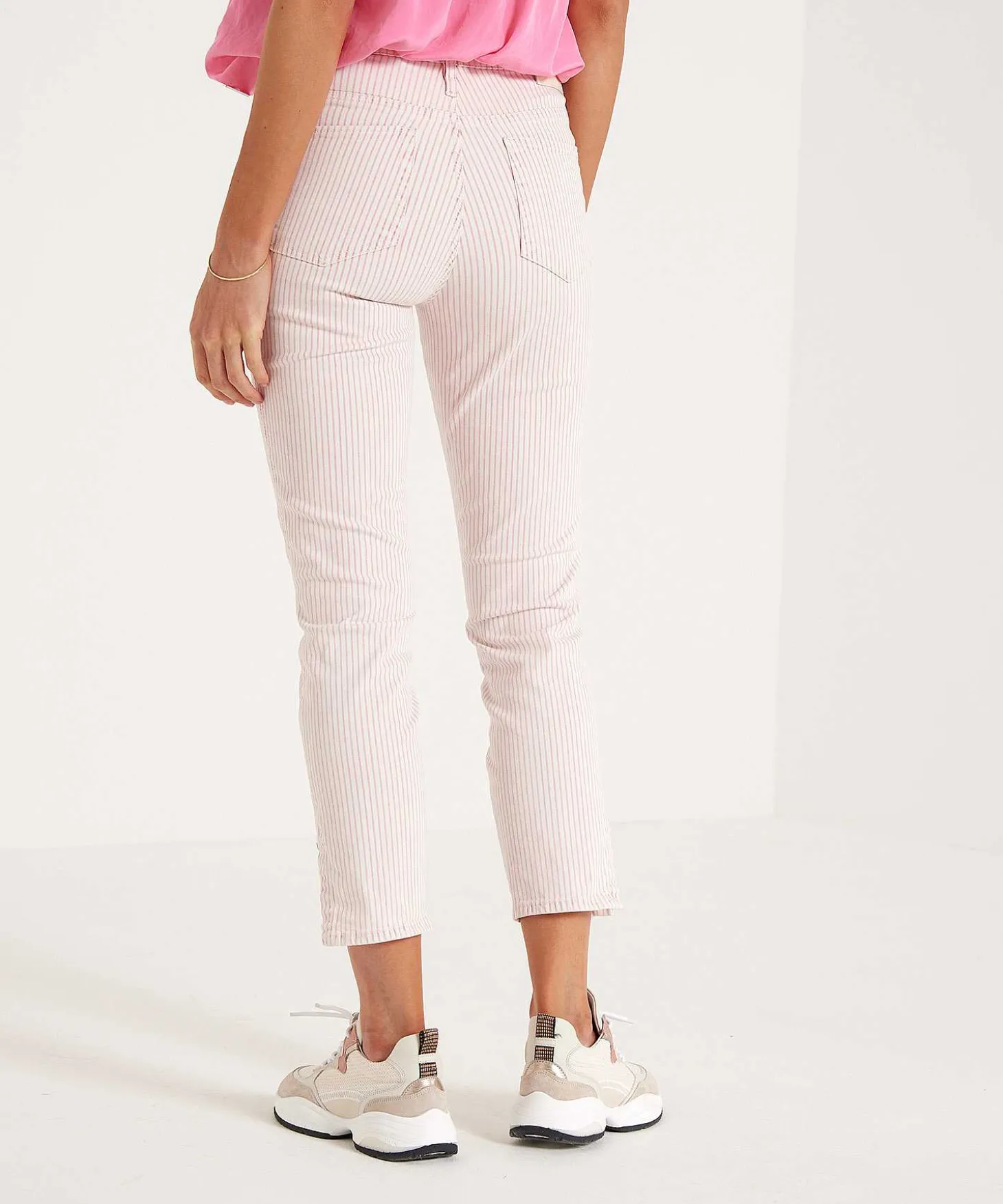rosner_jeans_with_stripe__2.webp Jeans With Stripe Pattern And Studs Audrey 2*Rosner Cheap