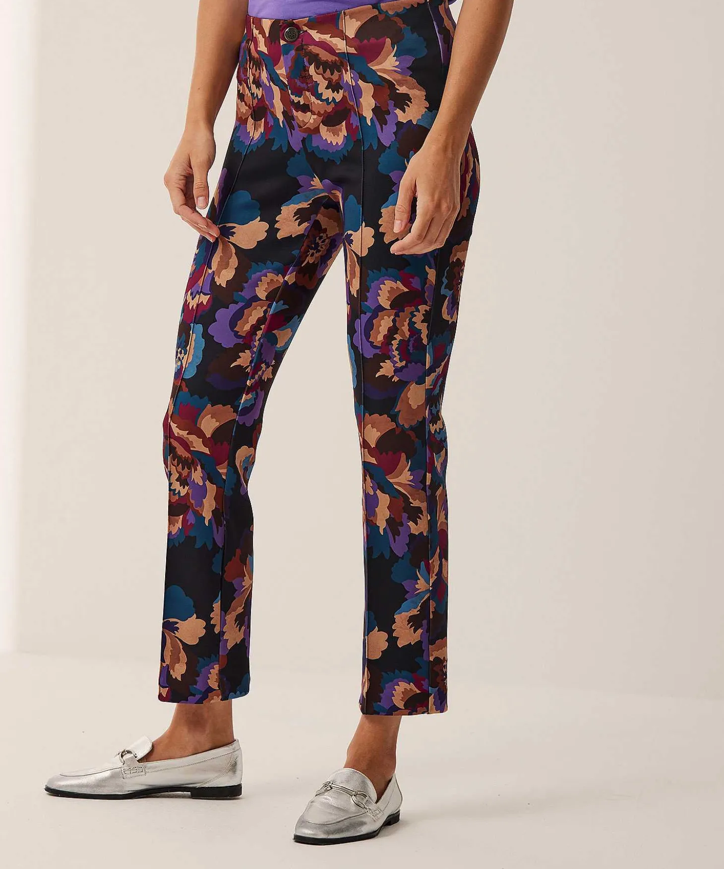 rosner_pants_scuba_flower_0.webp Pants Scuba Flower Print Alisa*Rosner Outlet