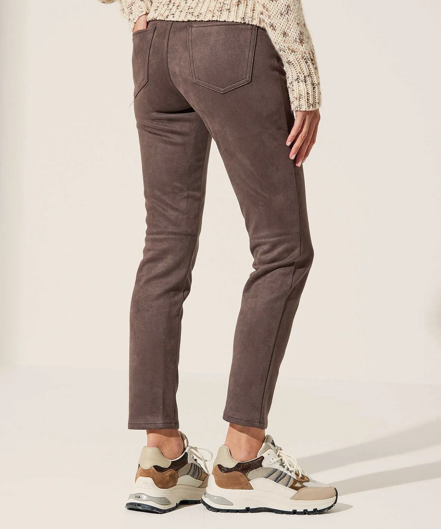 rosner_suedine_trousers_a_3-1.webp Suedine Trousers Audrey 2*Rosner Clearance