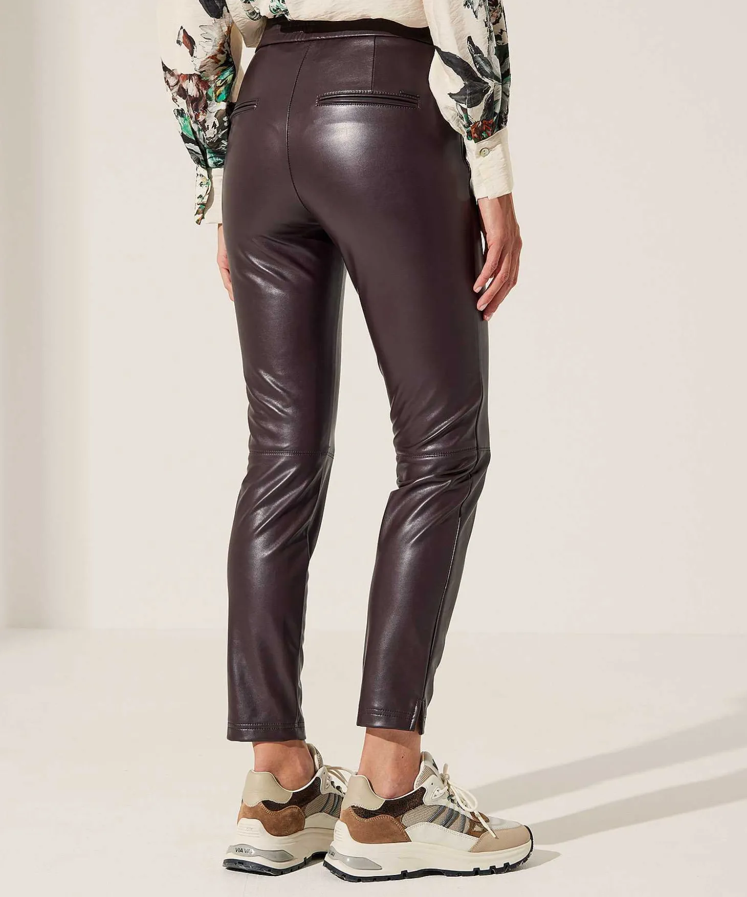 rosner_vegan_leather_treg_3.webp Vegan Leather Tregging Amy*Rosner Store