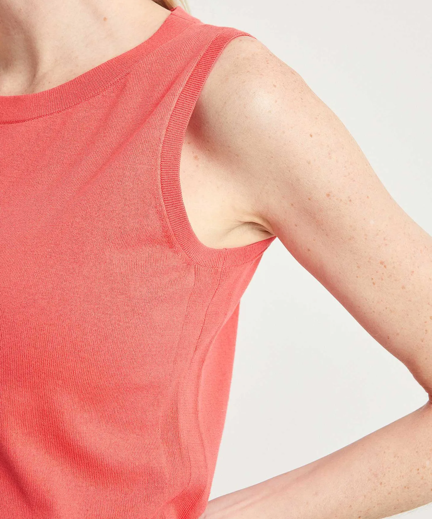 sleeveless_sweater_2.webp Sleeveless Sweater** Best Sale