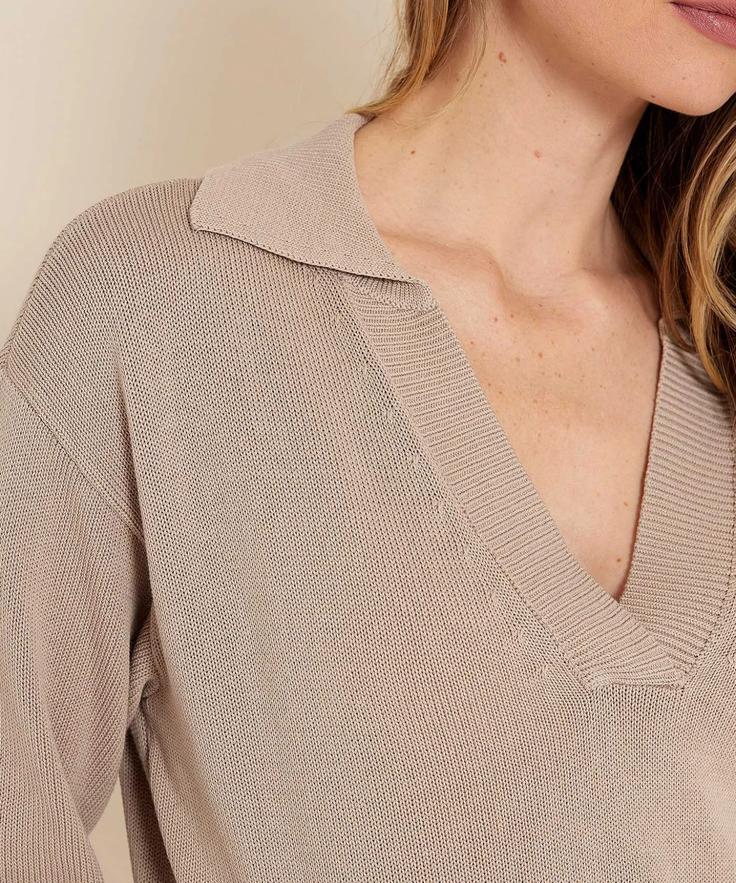 sweater_polo_collar_1.webp Sweater Polo Collar** Fashion
