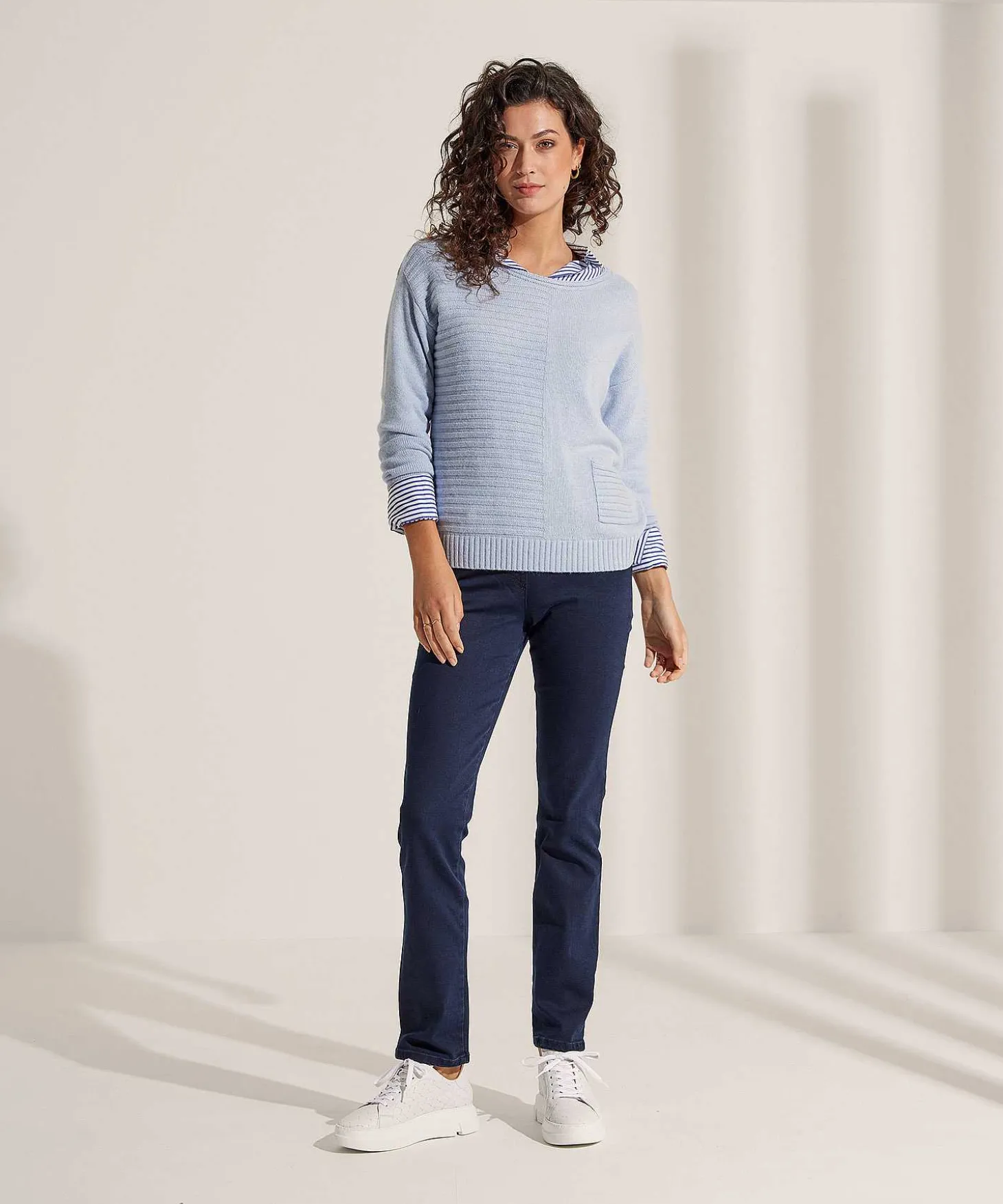 sweater_round_neck_with__1.webp Sweater Round Neck With Pocket** Cheap
