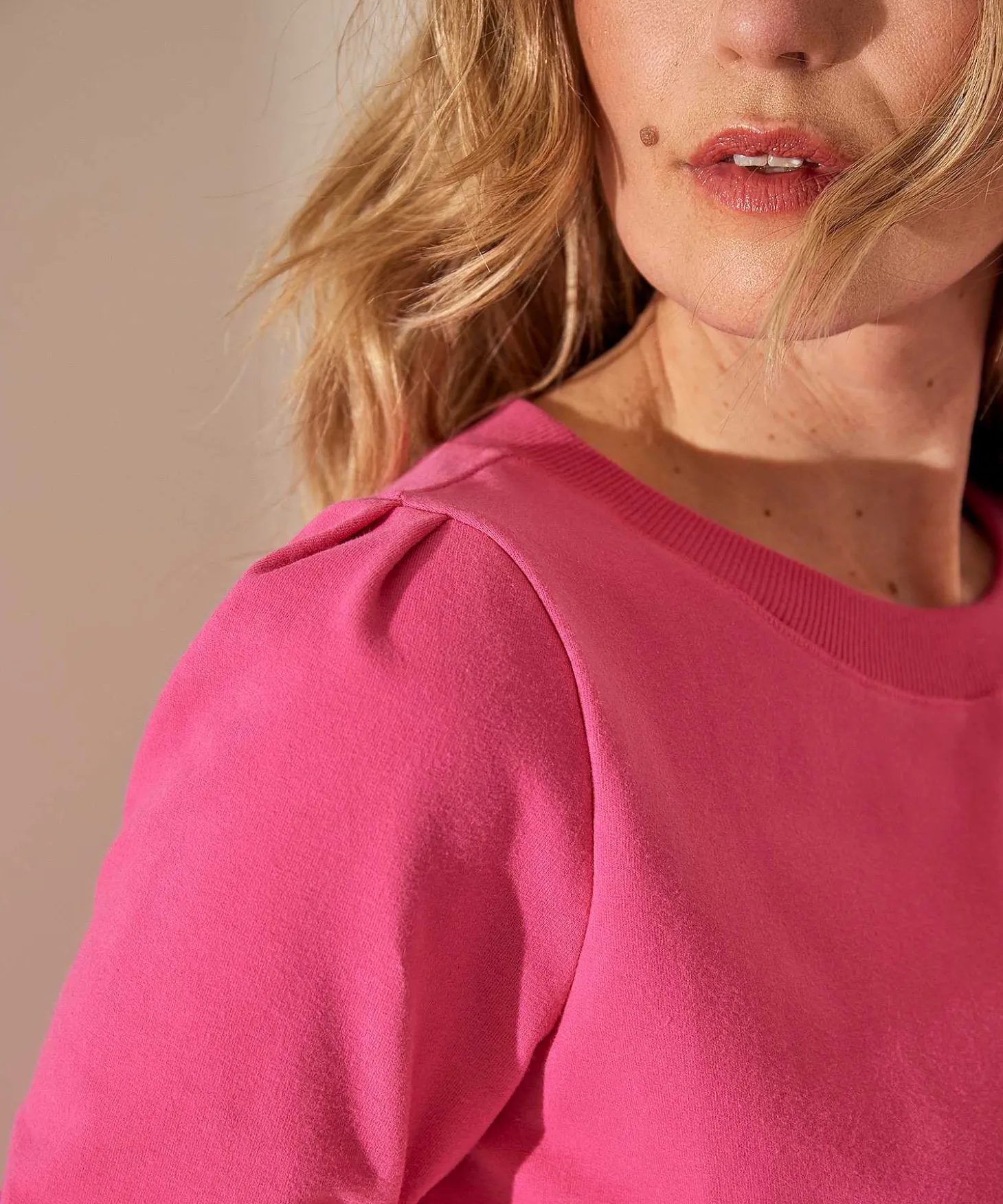 sweater_short_sleeve_0.webp Sweater Short Sleeve** Sale