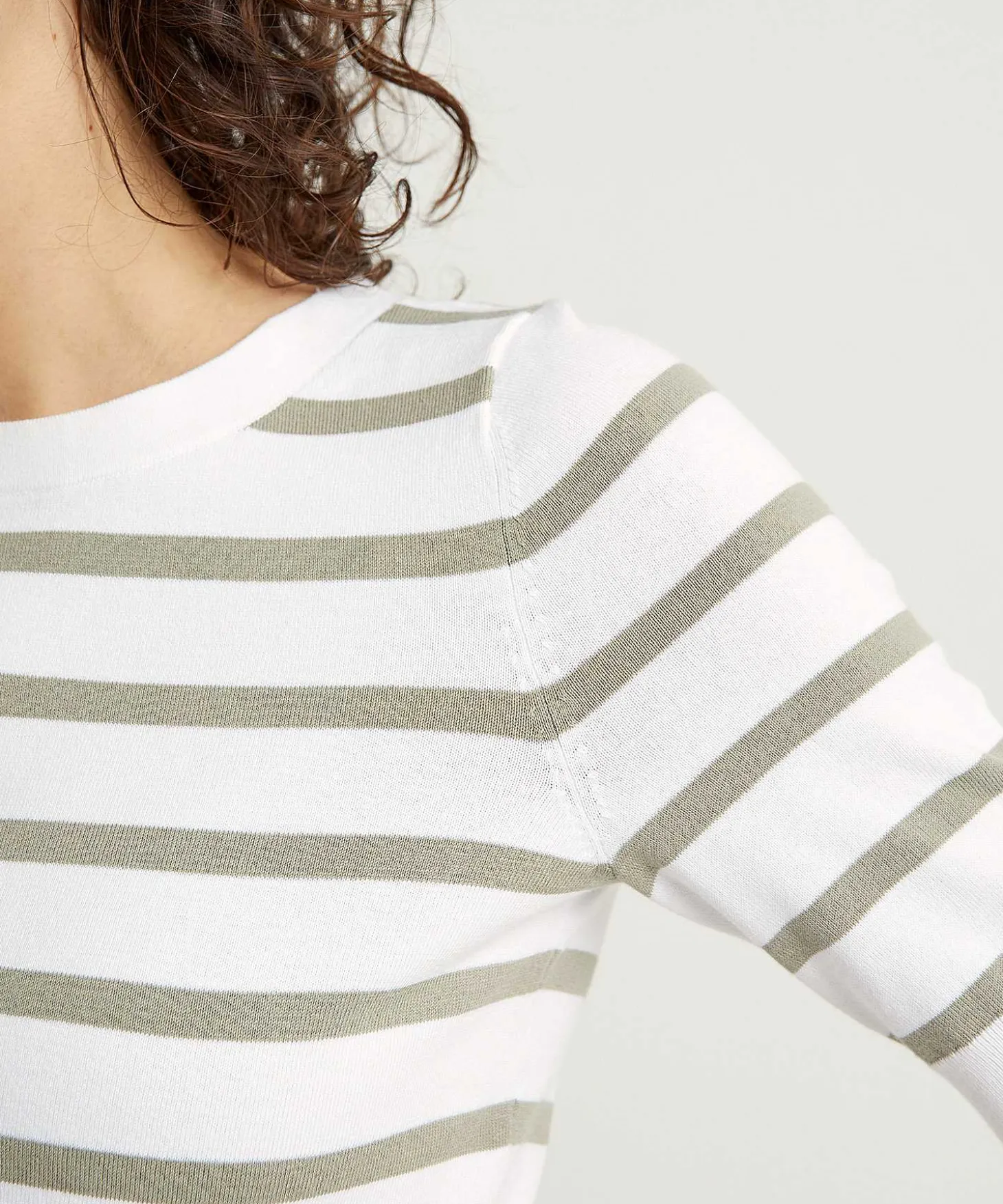 sweater_short_sleeve_str_2-3.webp Sweater Short Sleeve Stripes** Fashion