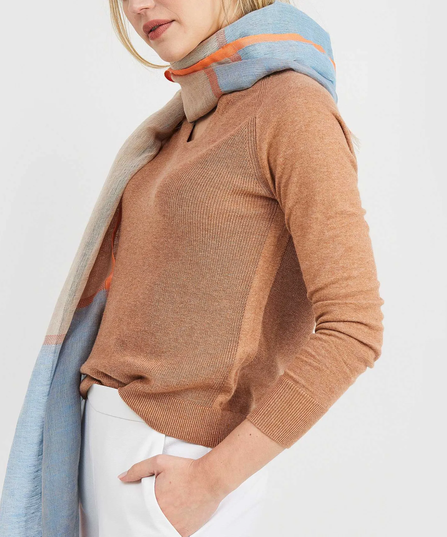 sweater_vneck_silk_0.webp Sweater V-Neck Silk** Cheap