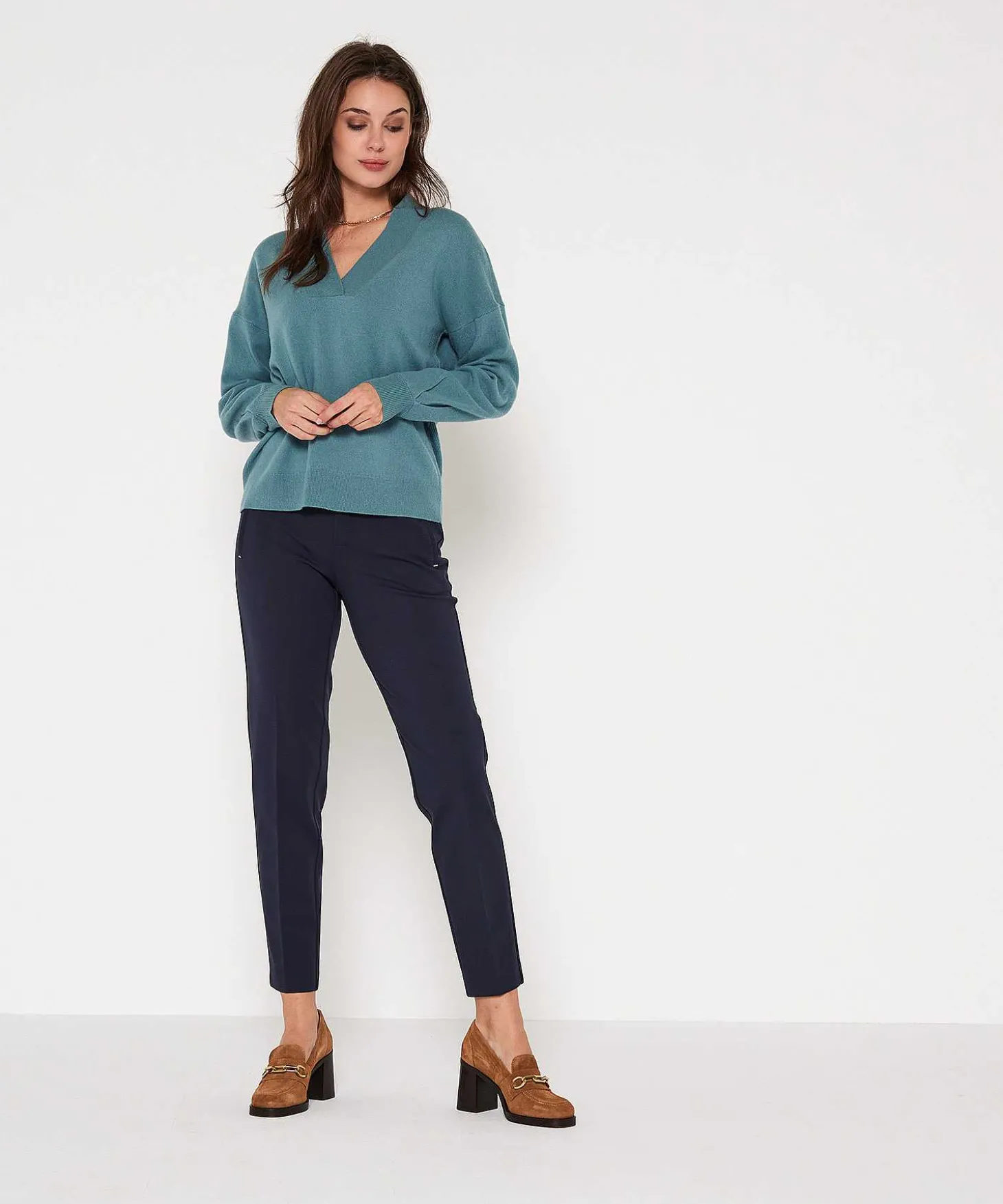 sweater_vneck_wool_3-1.webp Sweater V-Neck Wool** Hot
