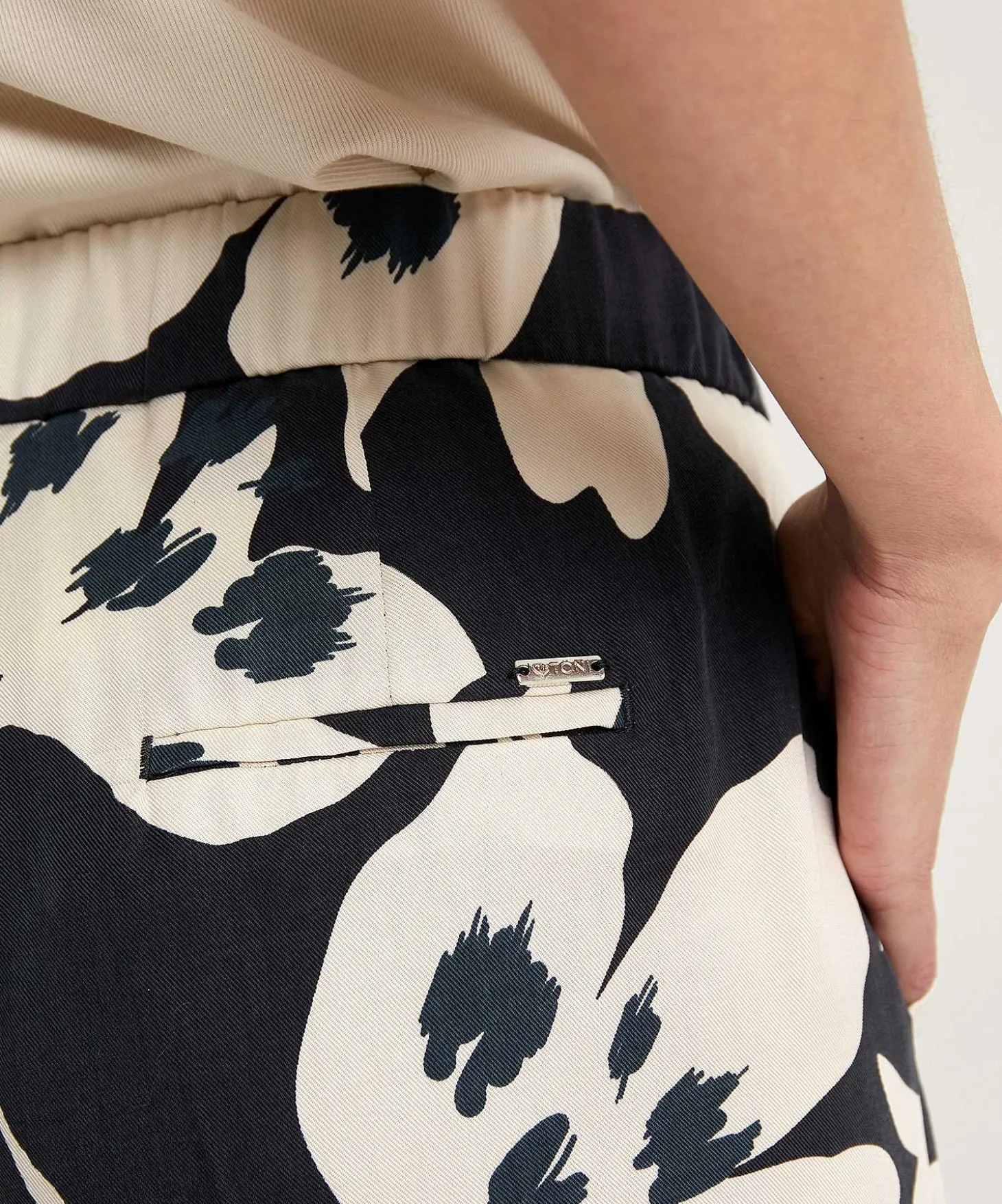 toni_wide_leg_pants_flora_2.webp Wide Leg Pants Floral Print Luisa Beauty*TONI Flash Sale