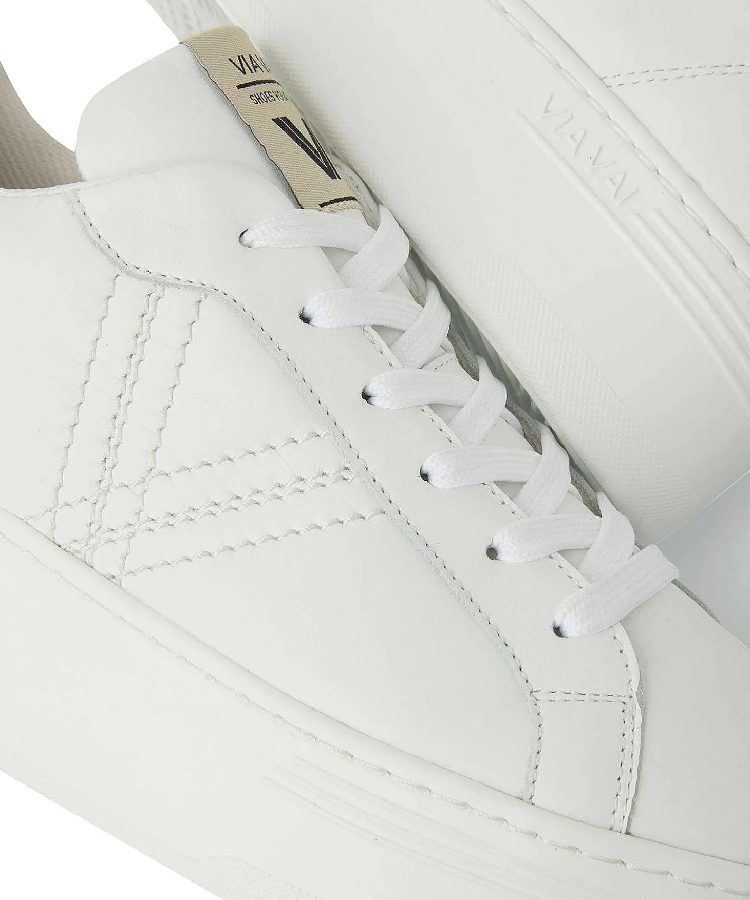 via_vai_platform_sneaker__0-1.webp Platform Sneaker Isa Layne*VIA VAI Best