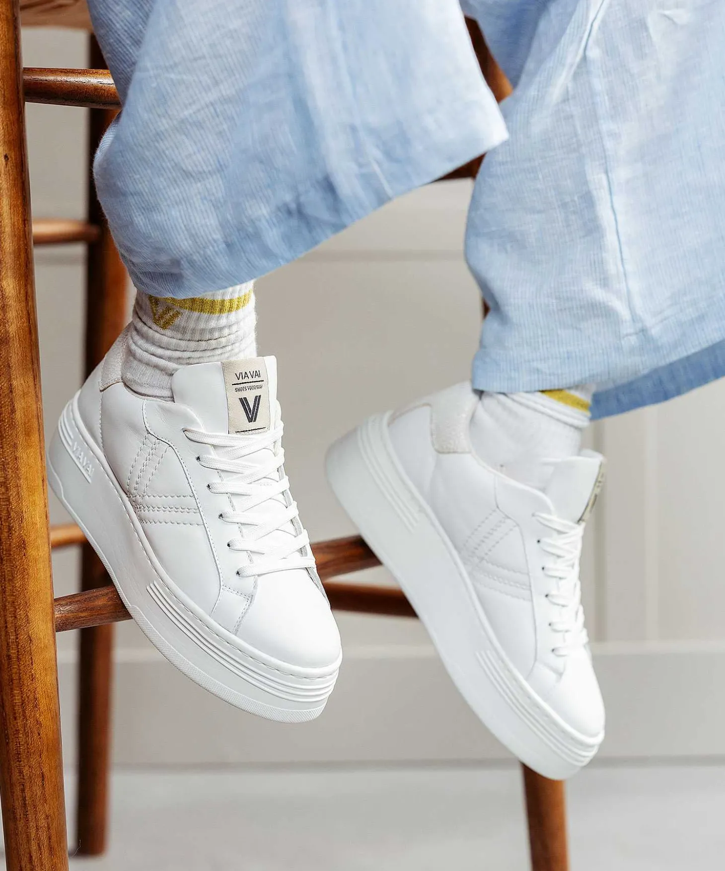 via_vai_platform_sneaker__3-1.webp Platform Sneaker Isa Layne*VIA VAI Best