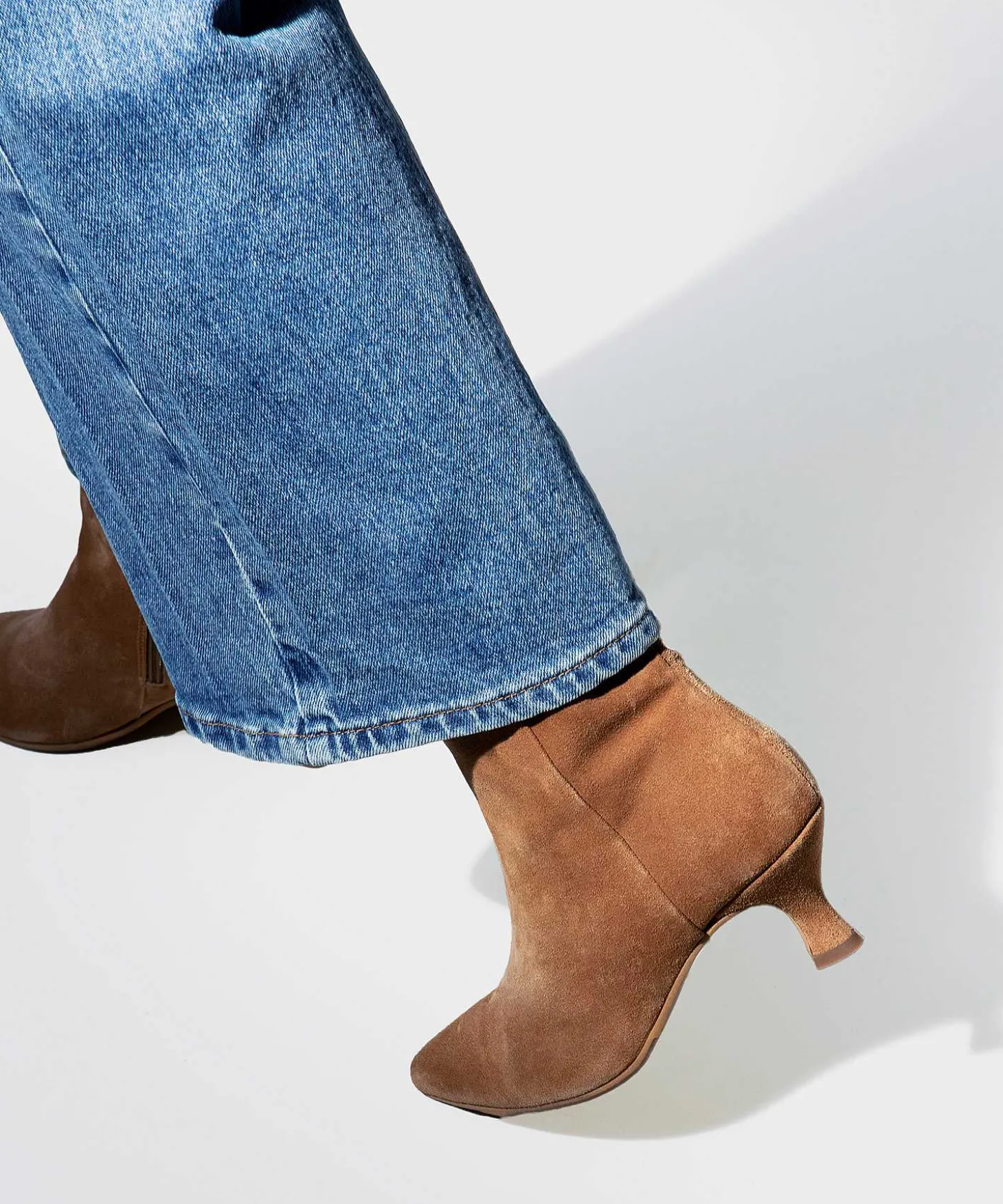 via_vai_suede_ankle_boot__0-4.webp Suede Ankle Boot Noelle Rox*VIA VAI Hot