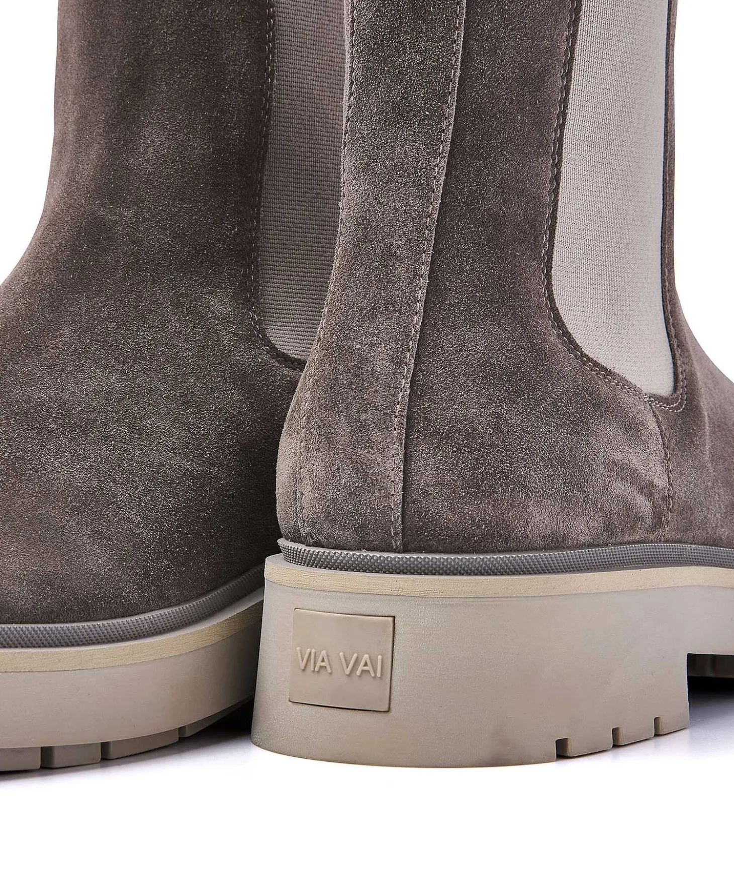 via_vai_suede_chelsea_boo_2.webp Suede Chelsea Boot Alexis Zarah*VIA VAI New