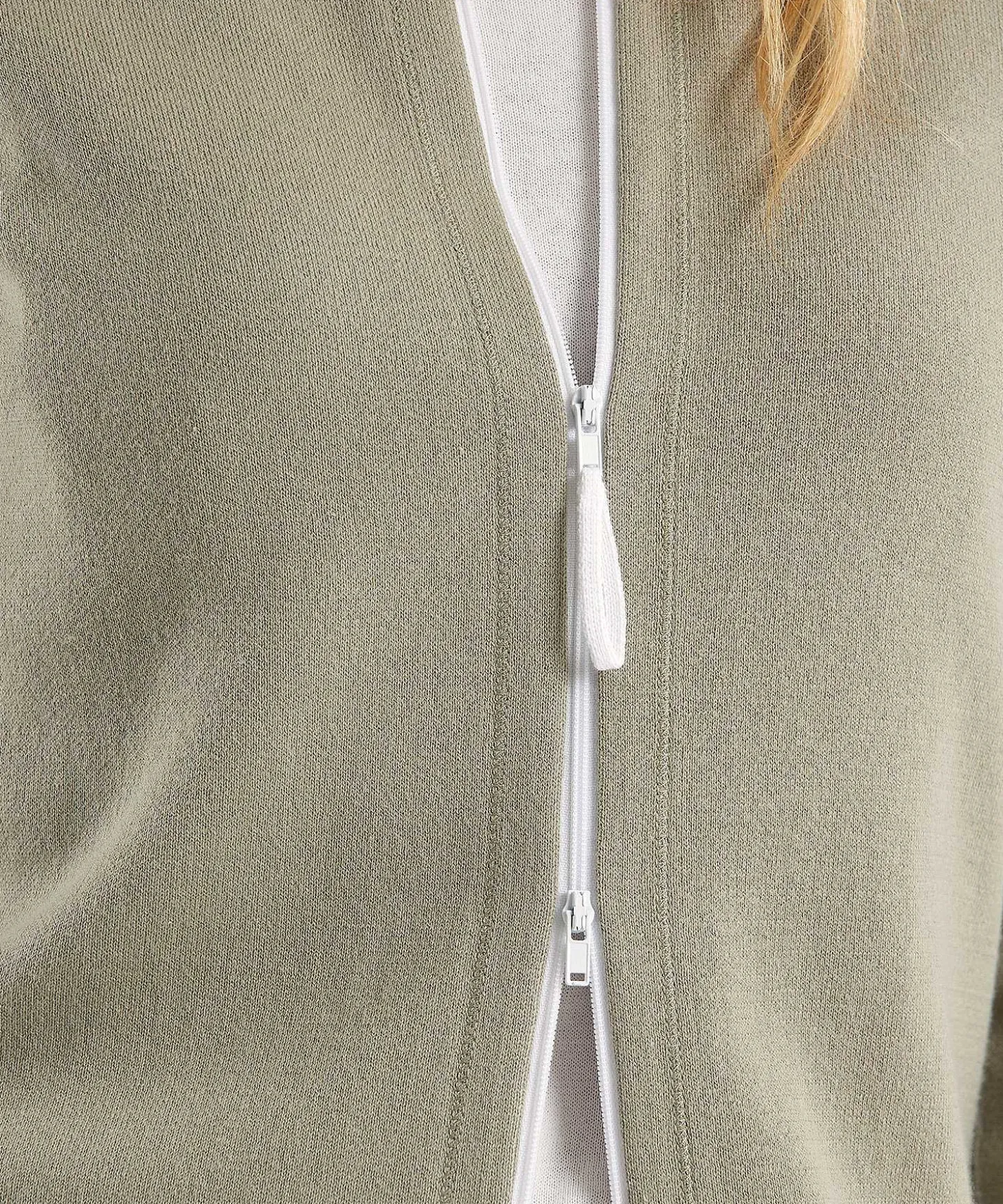 zipper_vest_contrast_pip_2-1.webp Zipper Vest Contrast Piping** Flash Sale